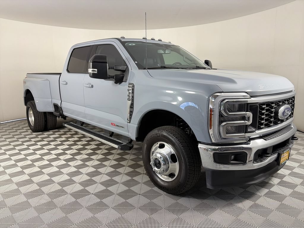 Certified 2025 Ford F350 Lariat AWD/4WD image 1