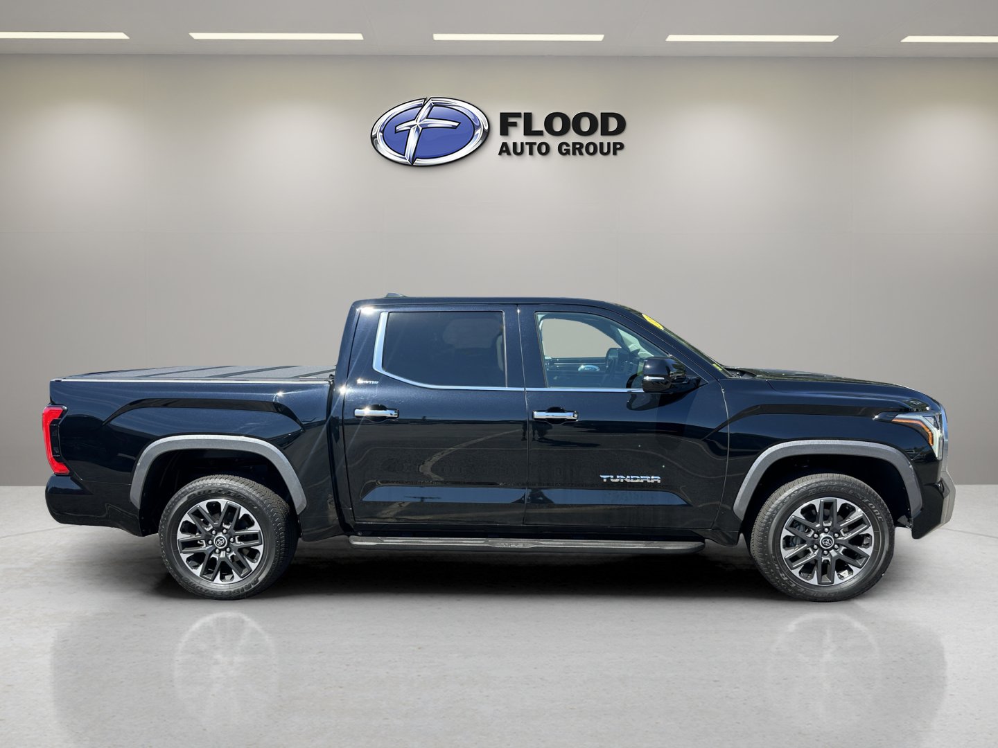 Used 2024 Toyota Tundra Limited AWD/4WD image 4