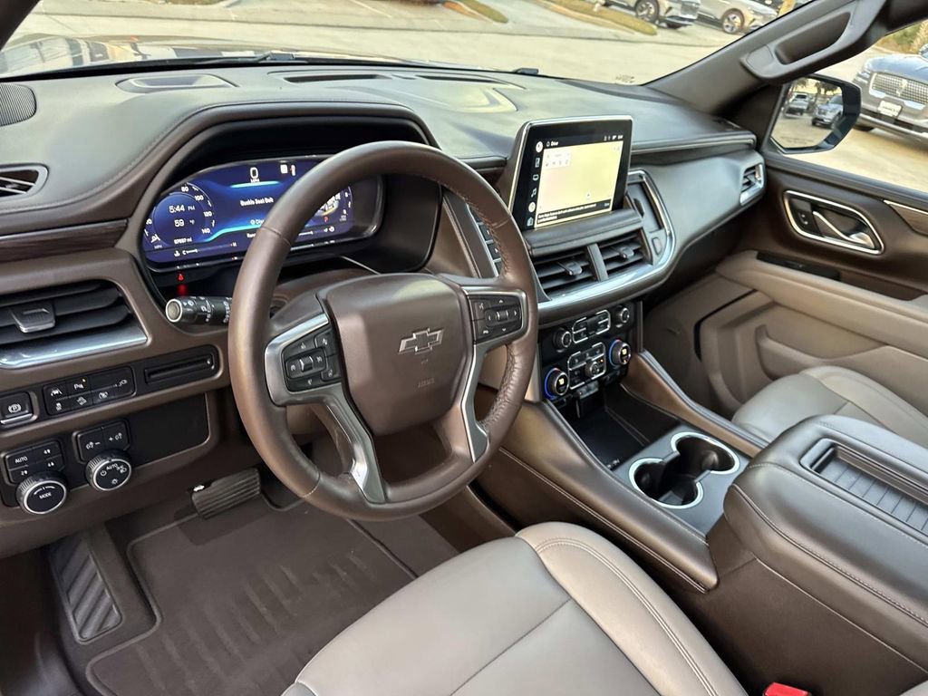 Used 2022 Chevrolet Tahoe Z71 w/ Luxury Package AWD/4WD image 22