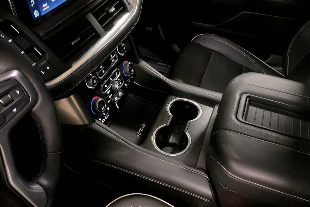 Used 2023 Chevrolet Suburban Premier image 16