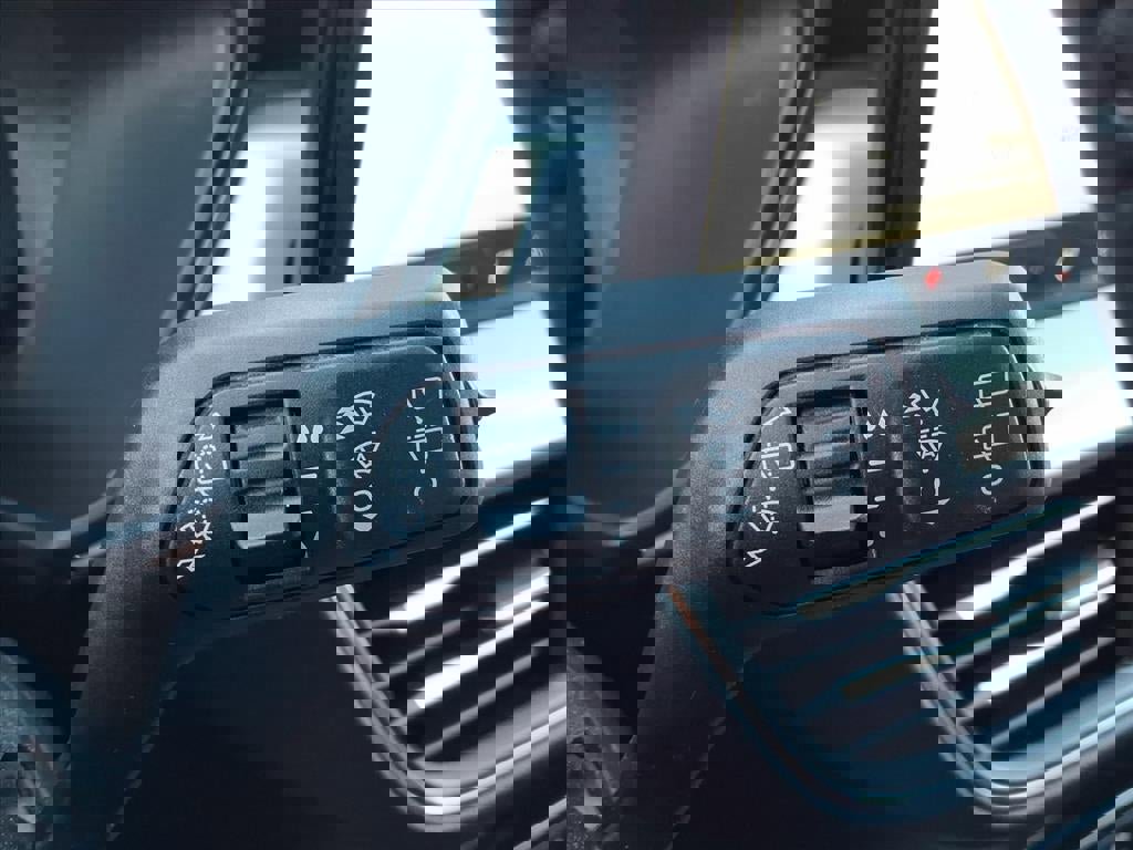 Certified 2023 Ford Escape Platinum w/ Class II Trailer Tow Package image 16