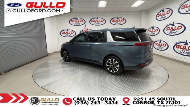 Used 2024 Kia Carnival EX FWD image 4