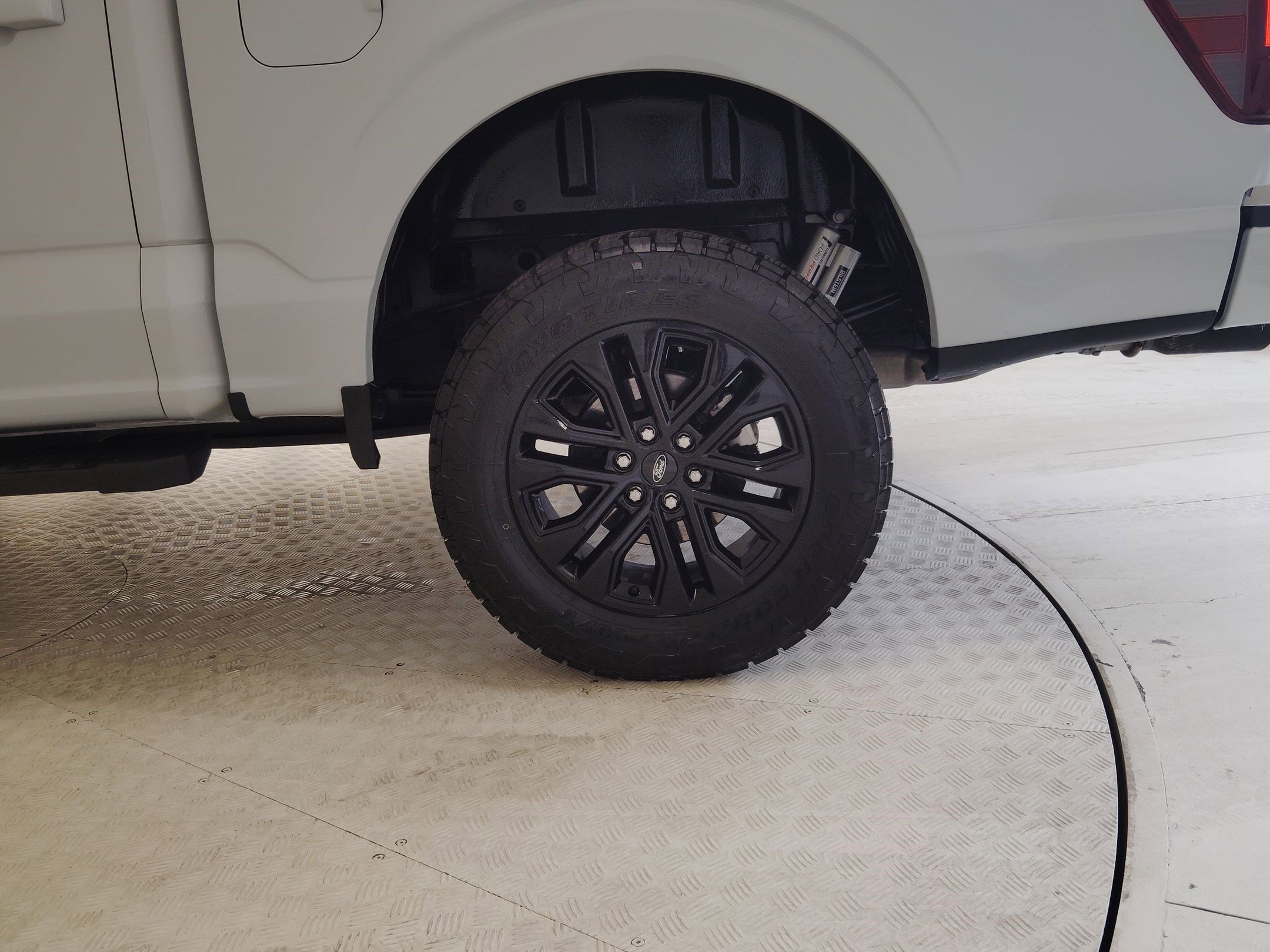 Certified 2025 Ford F150 Lariat w/ Equipment Group 501A Mid image 9