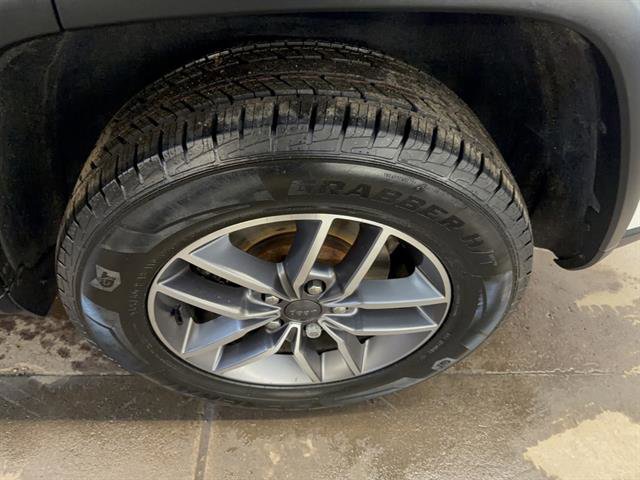 Used 2022 Jeep Grand Cherokee Limited w/ Trailer Tow Group IV image 12