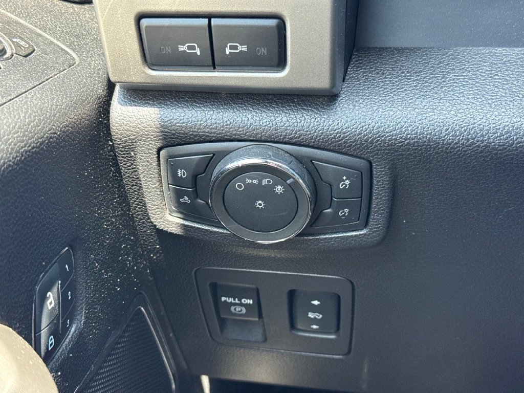 Certified 2018 Ford F150 Lariat w/ Equipment Group 502A Luxury AWD/4WD image 18