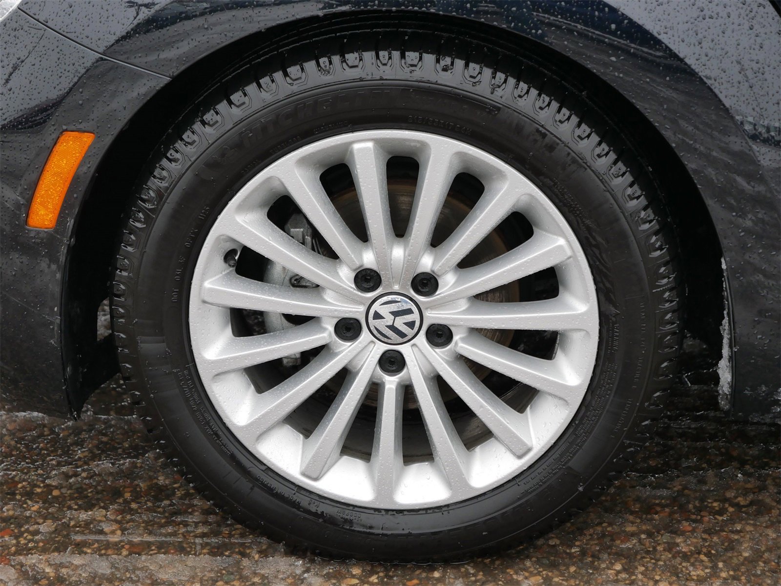 Used 2019 Volkswagen Beetle 2.0T SE image 9