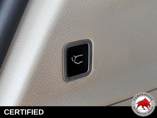 Used 2019 Chrysler Pacifica Touring-L image 14