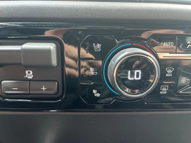 Used 2022 Chevrolet Silverado 1500 ZR2 w/ Technology Package image 14