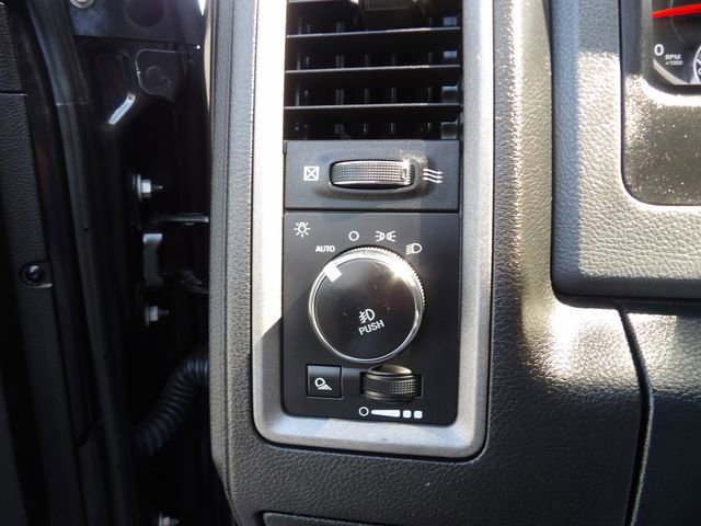 Used 2018 RAM 1500 Express w/ Black Ram 1500 Express Group RWD image 30