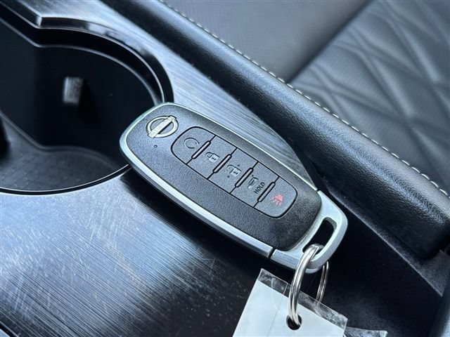 Used 2024 Nissan Rogue Platinum w/ Platinum Premium Package FWD image 31