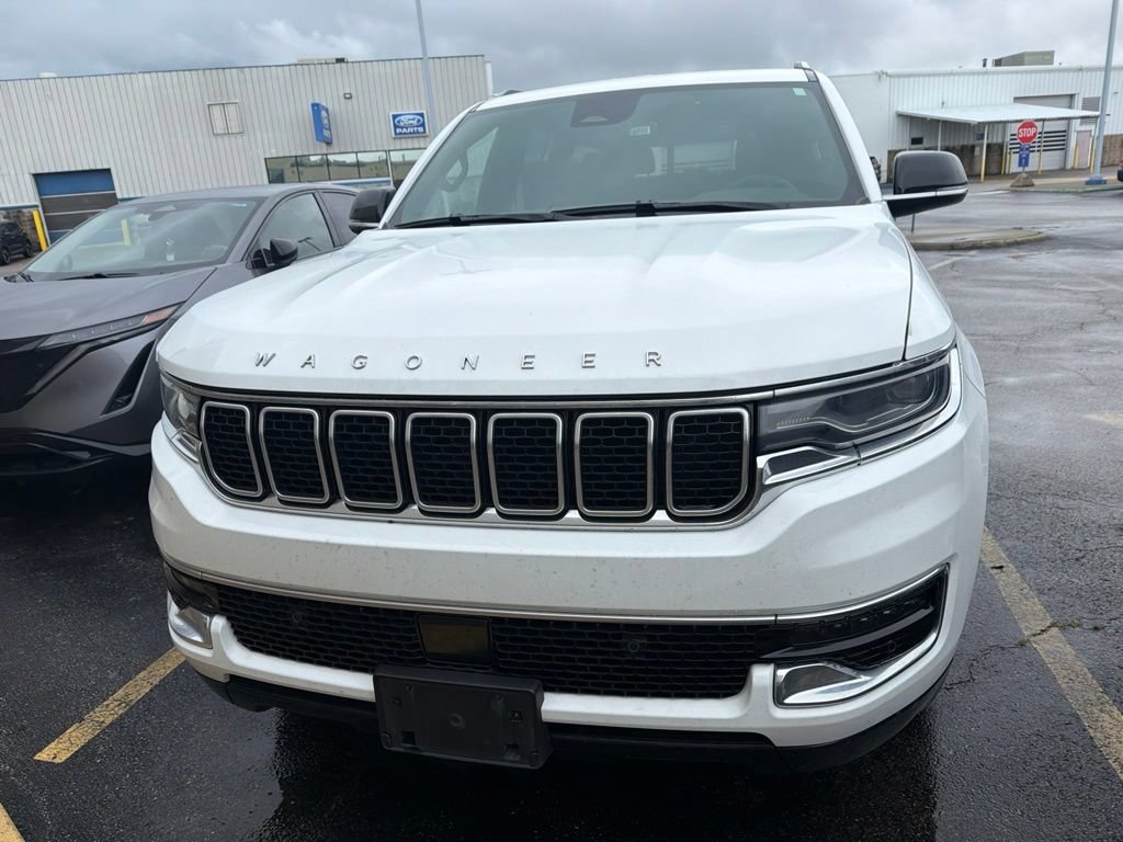 Used 2023 Jeep Wagoneer 2WD image 4