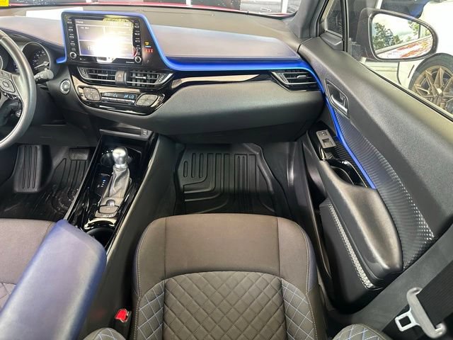Used 2020 Toyota C-HR XLE FWD image 12