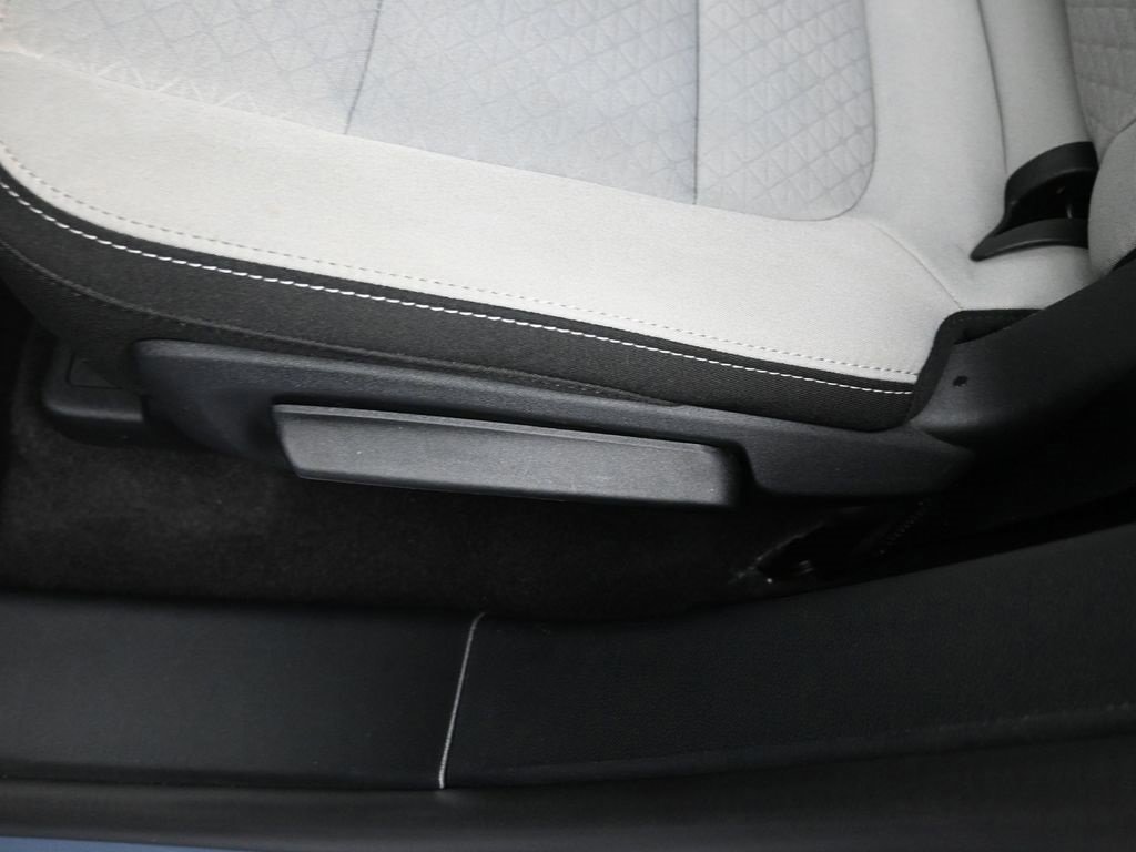 Certified 2025 Ford Escape Active image 38