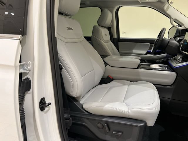 Certified 2025 Ford Expedition Max Platinum w/ Driver's Package AWD/4WD image 26