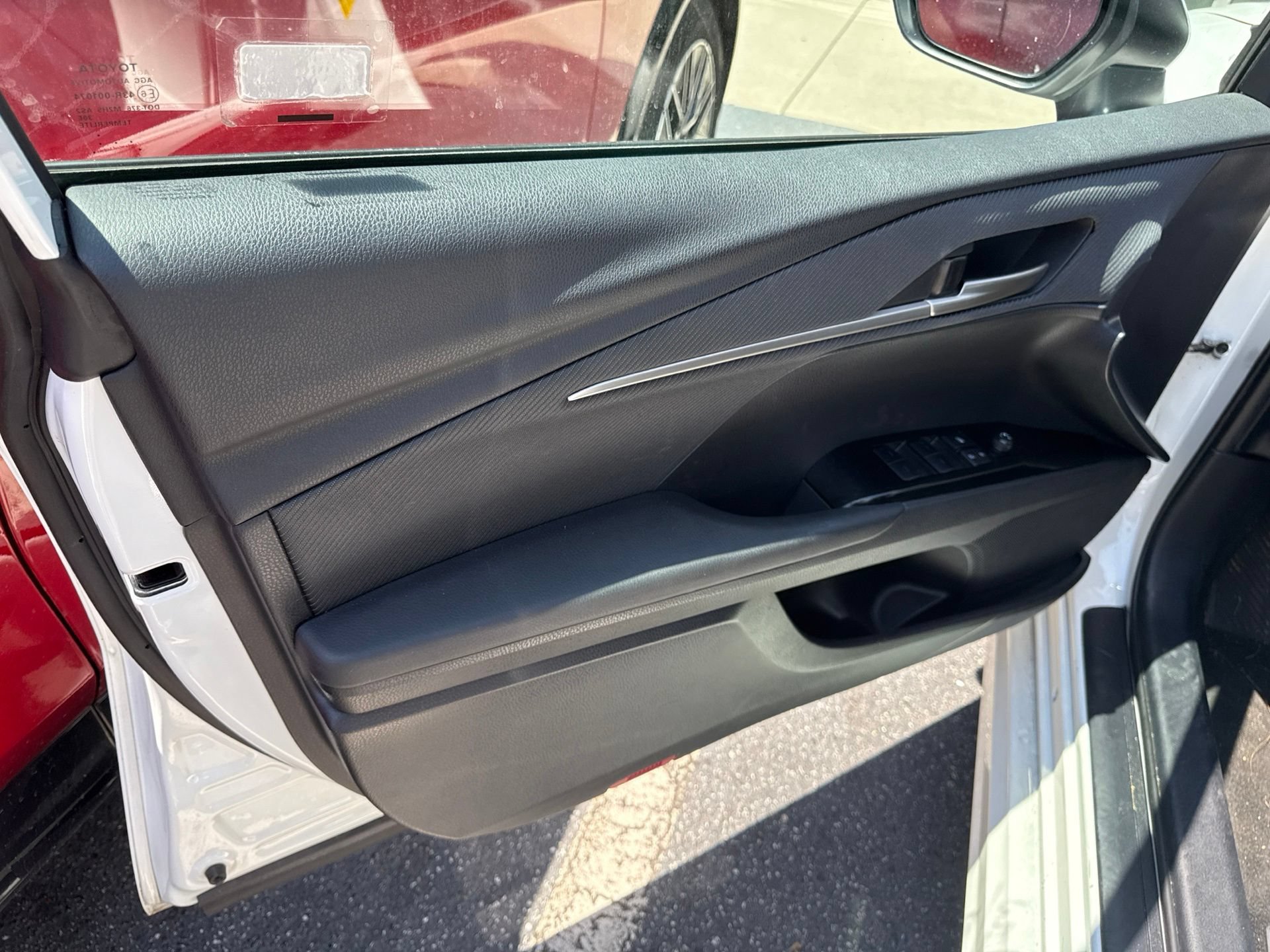 Used 2025 Toyota Camry SE FWD image 15