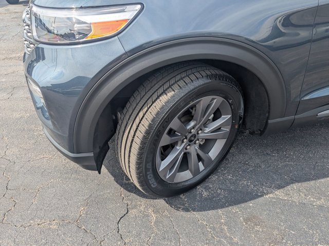 Certified 2022 Ford Explorer XLT w/ Equipment Group 202A AWD/4WD image 6