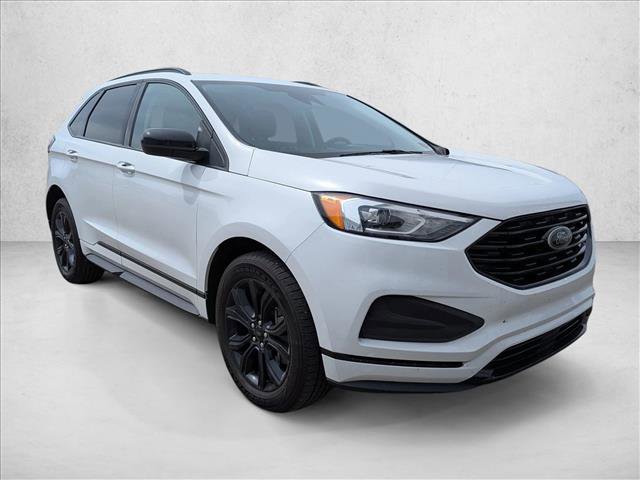 Certified 2022 Ford Edge SE w/ Black Appearance Package AWD/4WD image 3