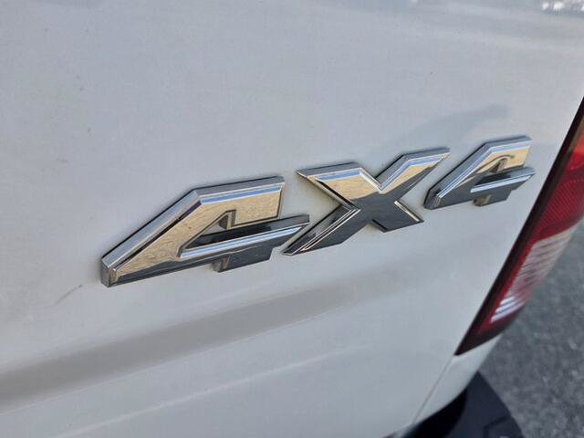 Used 2019 RAM 1500 Classic SLT AWD/4WD image 12