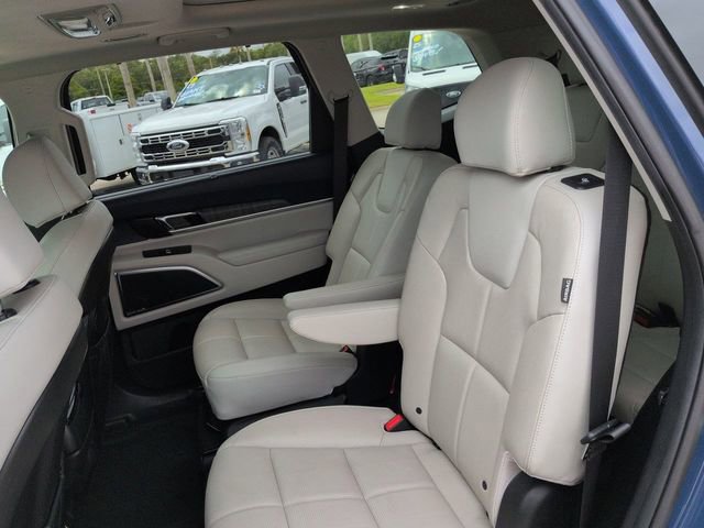 Used 2024 Kia Telluride SX w/ Towing Package FWD image 14