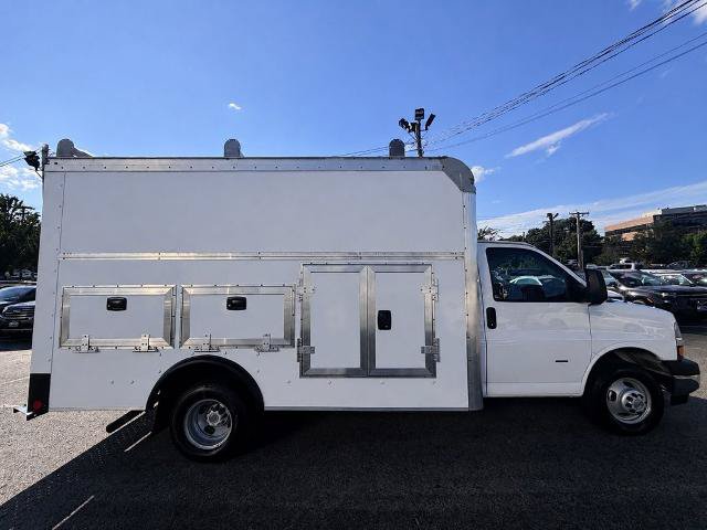 Used 2022 Chevrolet Express 3500 w/ Power Convenience Package RWD image 9