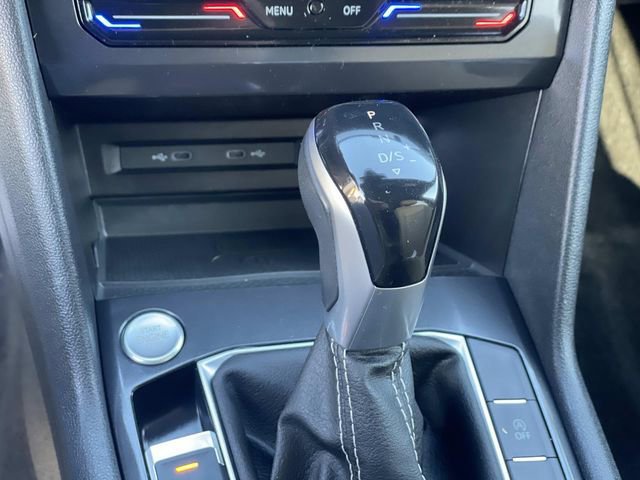 Used 2023 Volkswagen Tiguan SE R-Line image 15