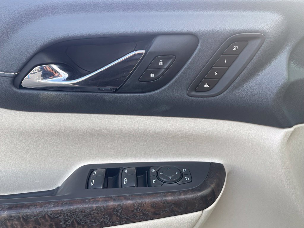 Used 2021 GMC Acadia Denali w/ Denali Technology Package FWD image 12