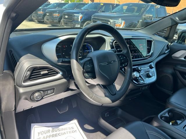 Used 2024 Chrysler Pacifica Limited FWD image 7