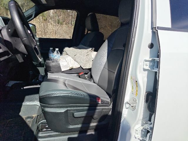 Used 2024 RAM 3500 Tradesman w/ Chrome Appearance Group image 8