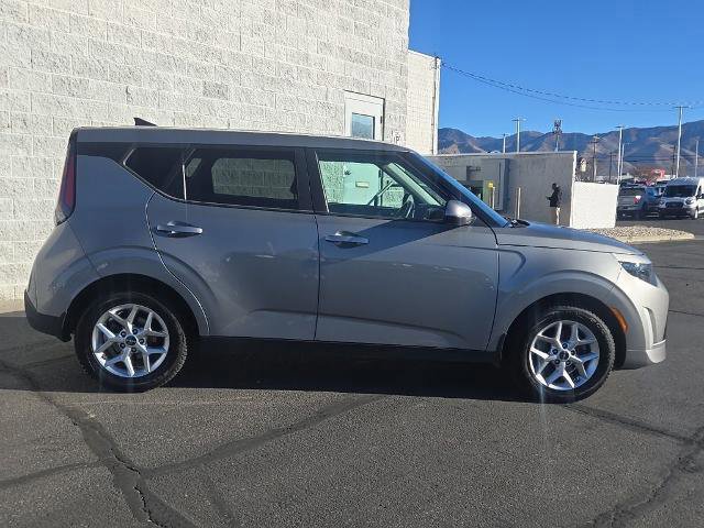 Used 2023 Kia Soul LX w/ LX Technology Package image 6