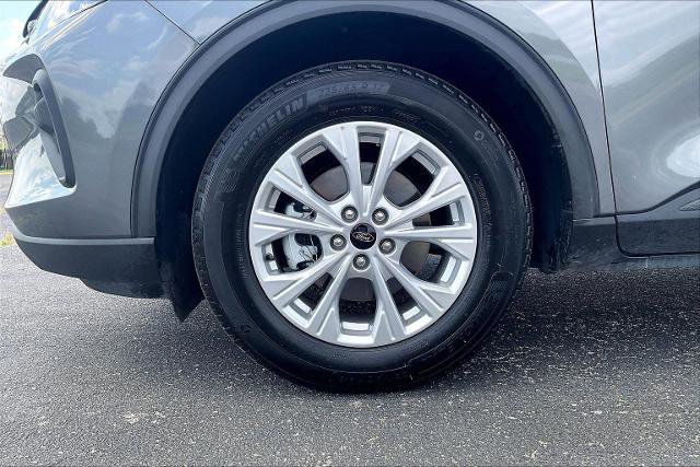Certified 2025 Ford Escape Active FWD image 11