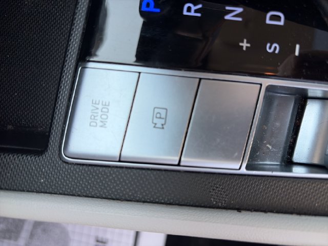 Used 2025 Hyundai Elantra Limited FWD image 21