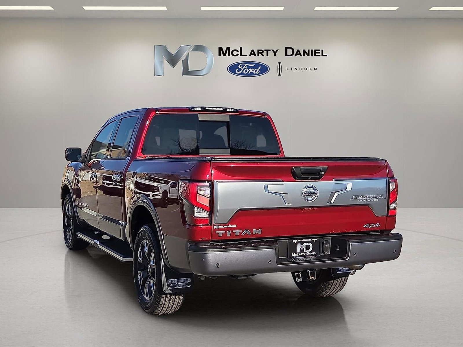 Used 2020 Nissan Titan Platinum Reserve image 4