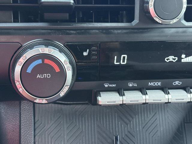 Used 2024 Toyota Tacoma TRD Sport AWD/4WD image 26