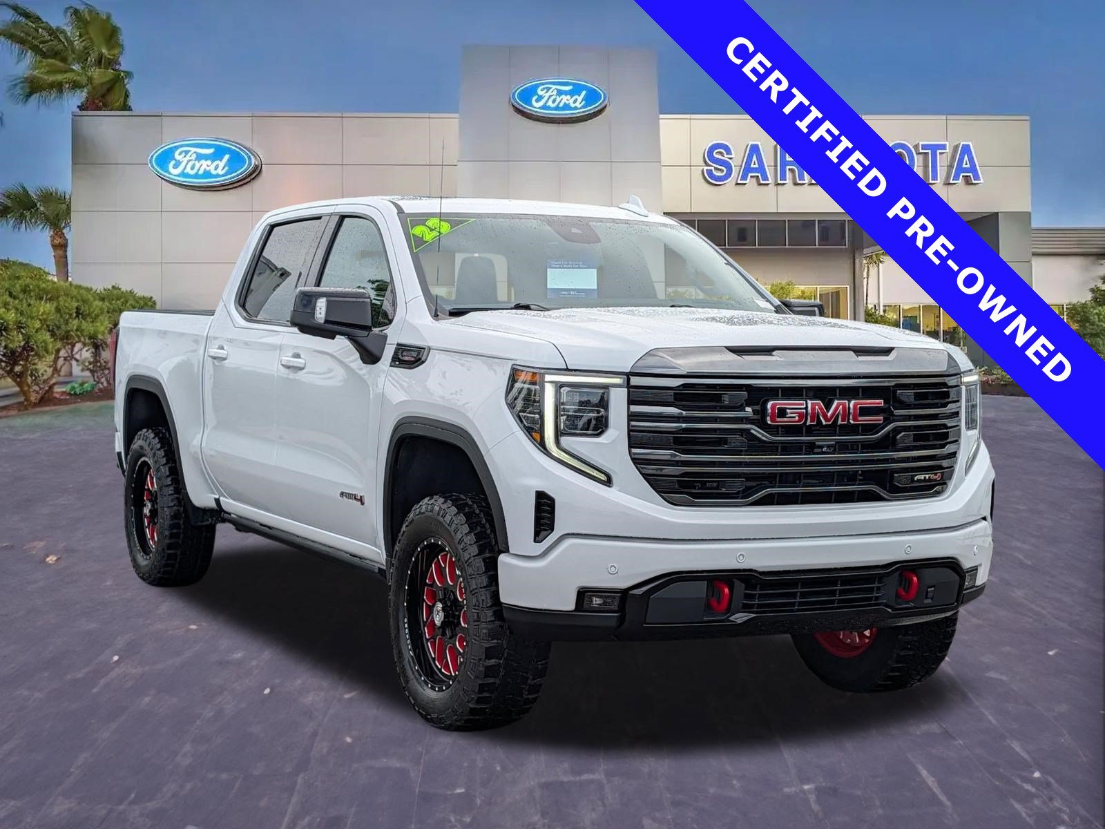 Used 2023 GMC Sierra 1500 AT4 w/ Technology Package AWD/4WD image 1