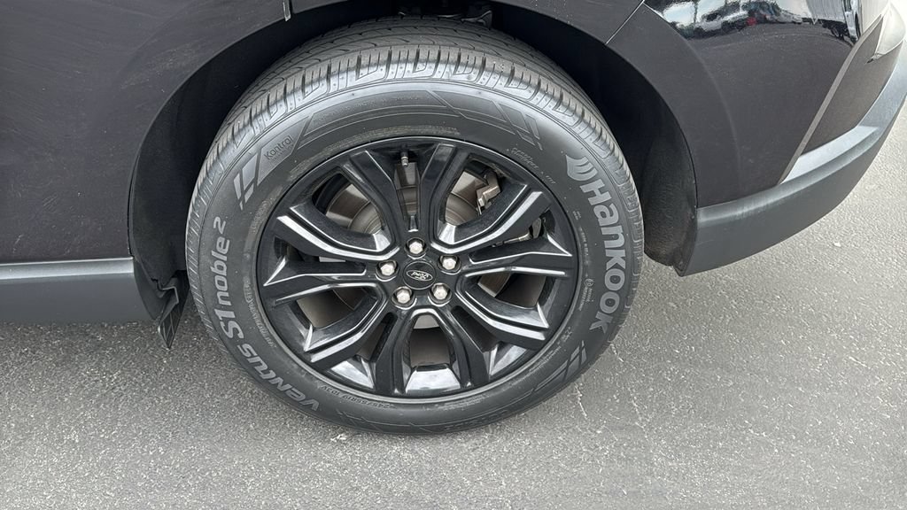 Certified 2024 Ford Edge Titanium w/ Equipment Group 301A AWD/4WD image 8