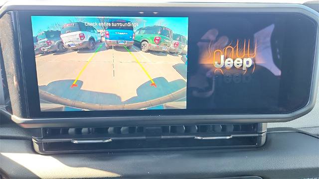 Used 2025 Jeep Wrangler Unlimited Sahara image 19