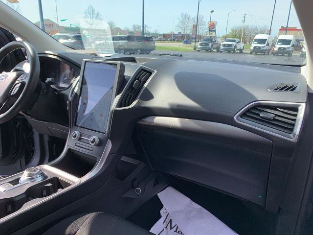 Certified 2023 Ford Edge SE w/ Black Appearance Package AWD/4WD image 17