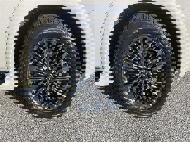 Used 2024 INFINITI QX80 Sensory image 24