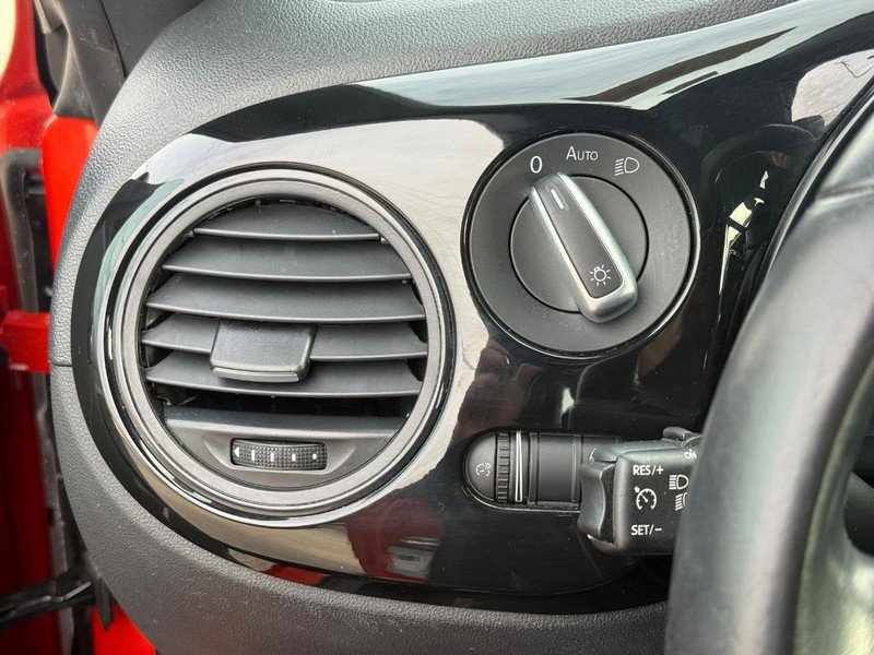 Used 2017 Volkswagen Beetle 1.8T image 25