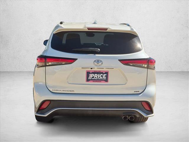 Used 2021 Toyota Highlander XSE FWD image 7
