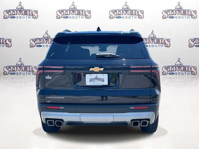 Used 2026 Chevrolet Traverse LT FWD image 4