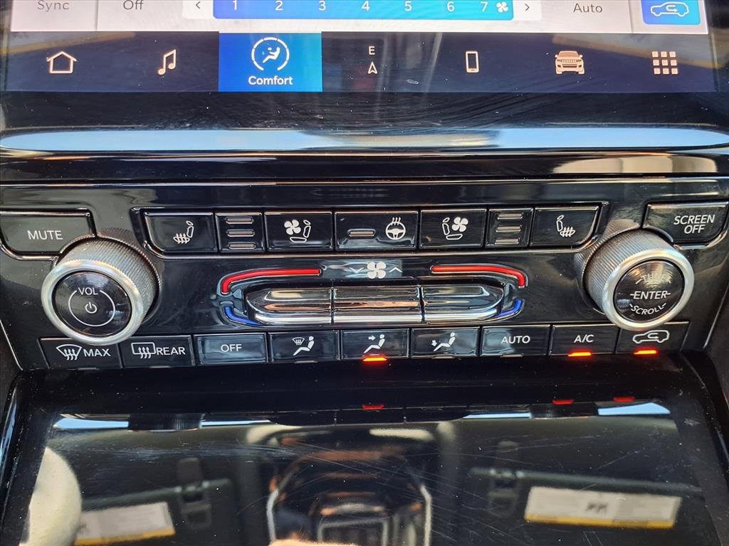 Used 2023 Jeep Grand Cherokee Overland w/ Luxury Tech Group IV image 16