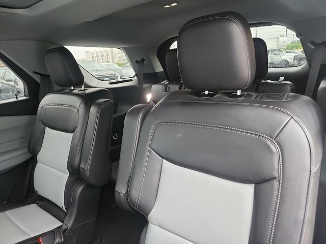 Certified 2023 Ford Explorer XLT w/ Equipment Group 202A AWD/4WD image 25