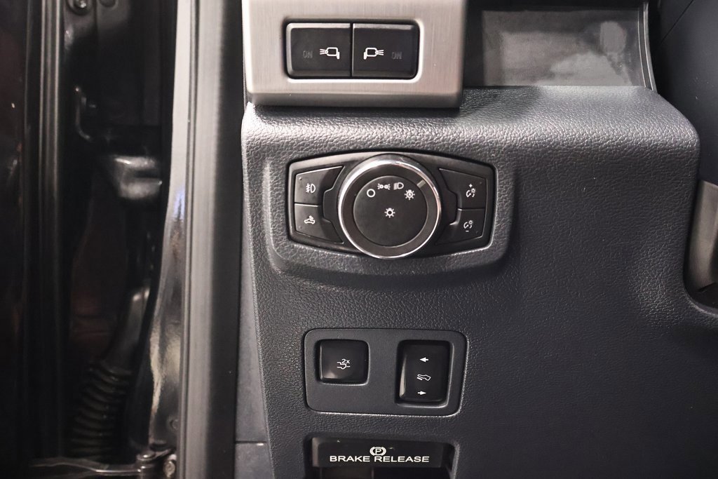 Certified 2022 Ford F450 Platinum w/ FX4 Off-Road Package image 31