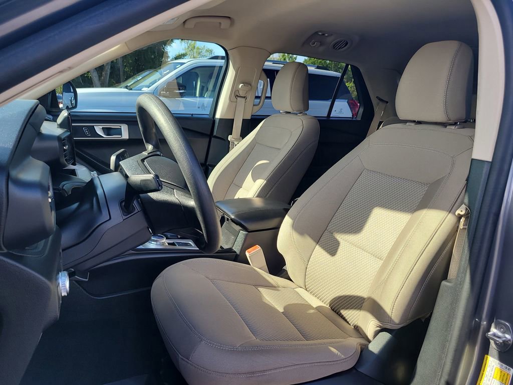 Certified 2021 Ford Explorer 2WD image 15