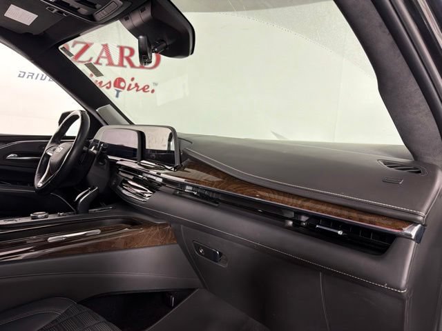 Used 2021 Cadillac Escalade Sport Platinum AWD/4WD image 17