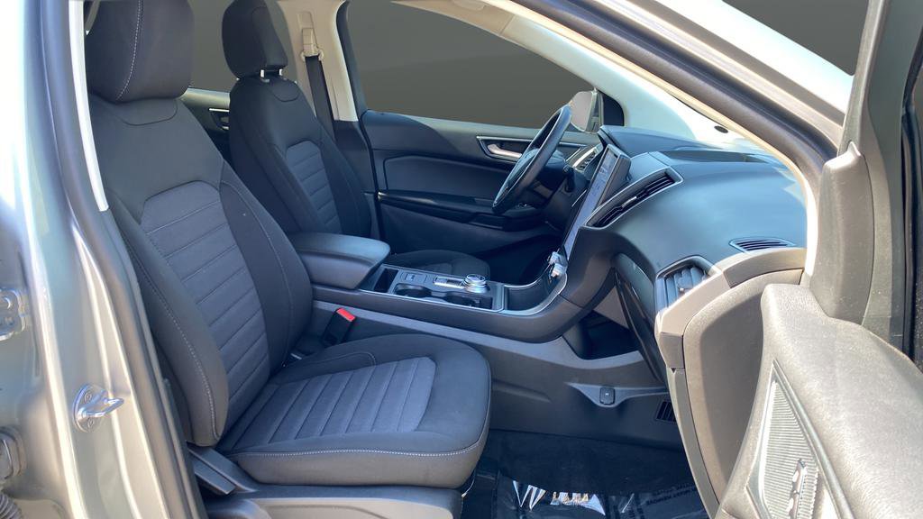 Certified 2024 Ford Edge SE w/ Black Appearance Package AWD/4WD image 25