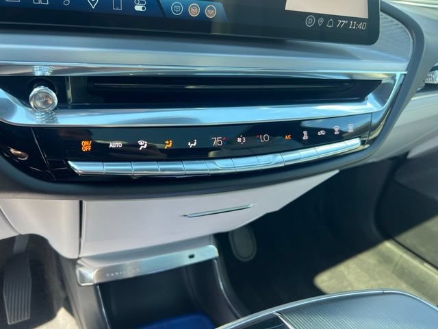 Used 2024 Cadillac Lyriq Sport AWD/4WD image 16