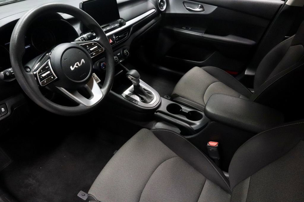 Used 2023 Kia Forte LXS w/ LXS Technology Package FWD image 21