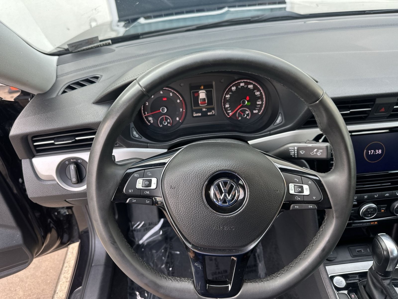 Used 2022 Volkswagen Passat 2.0T SE FWD image 24